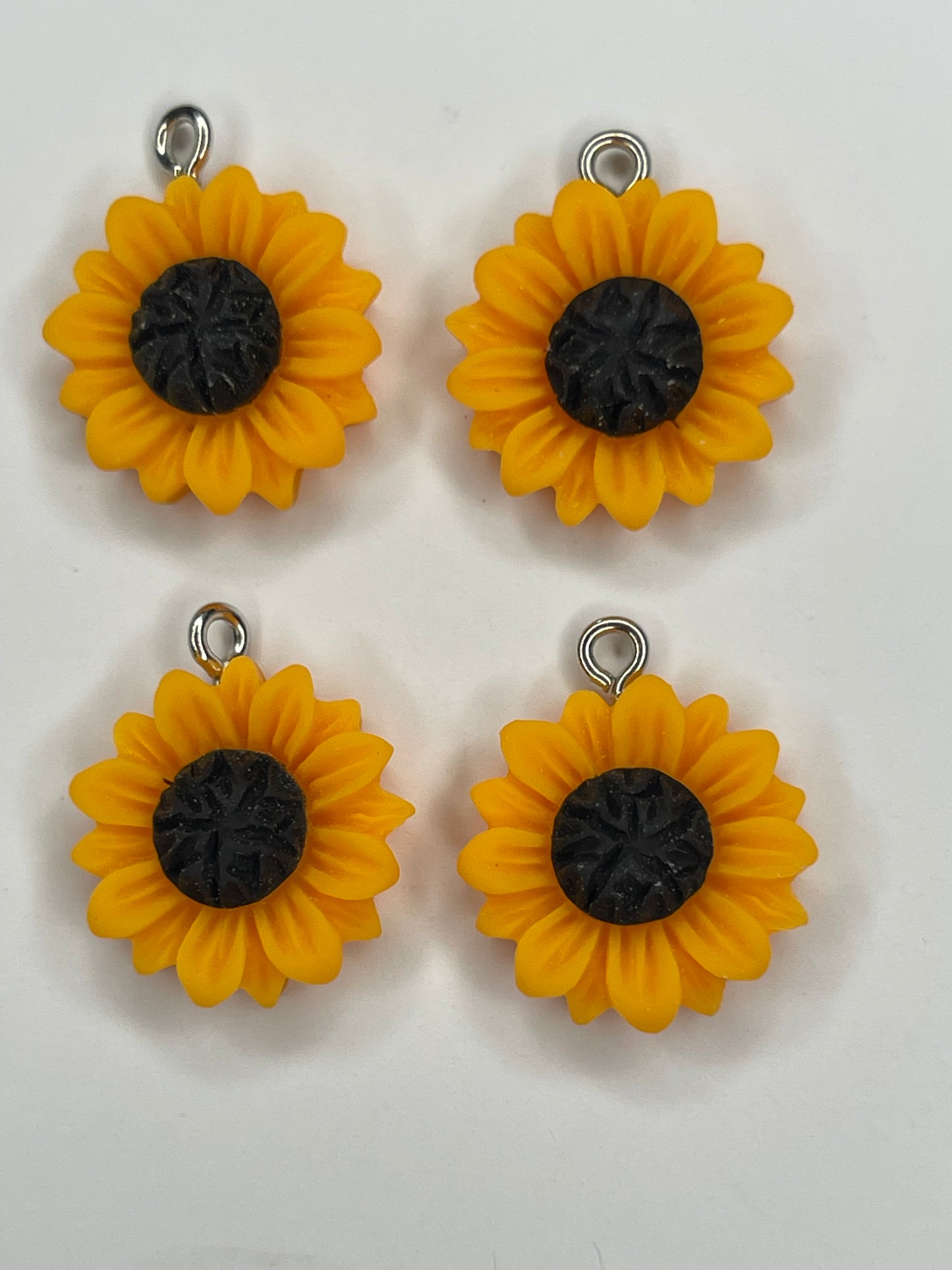 Sunflower charm (01)