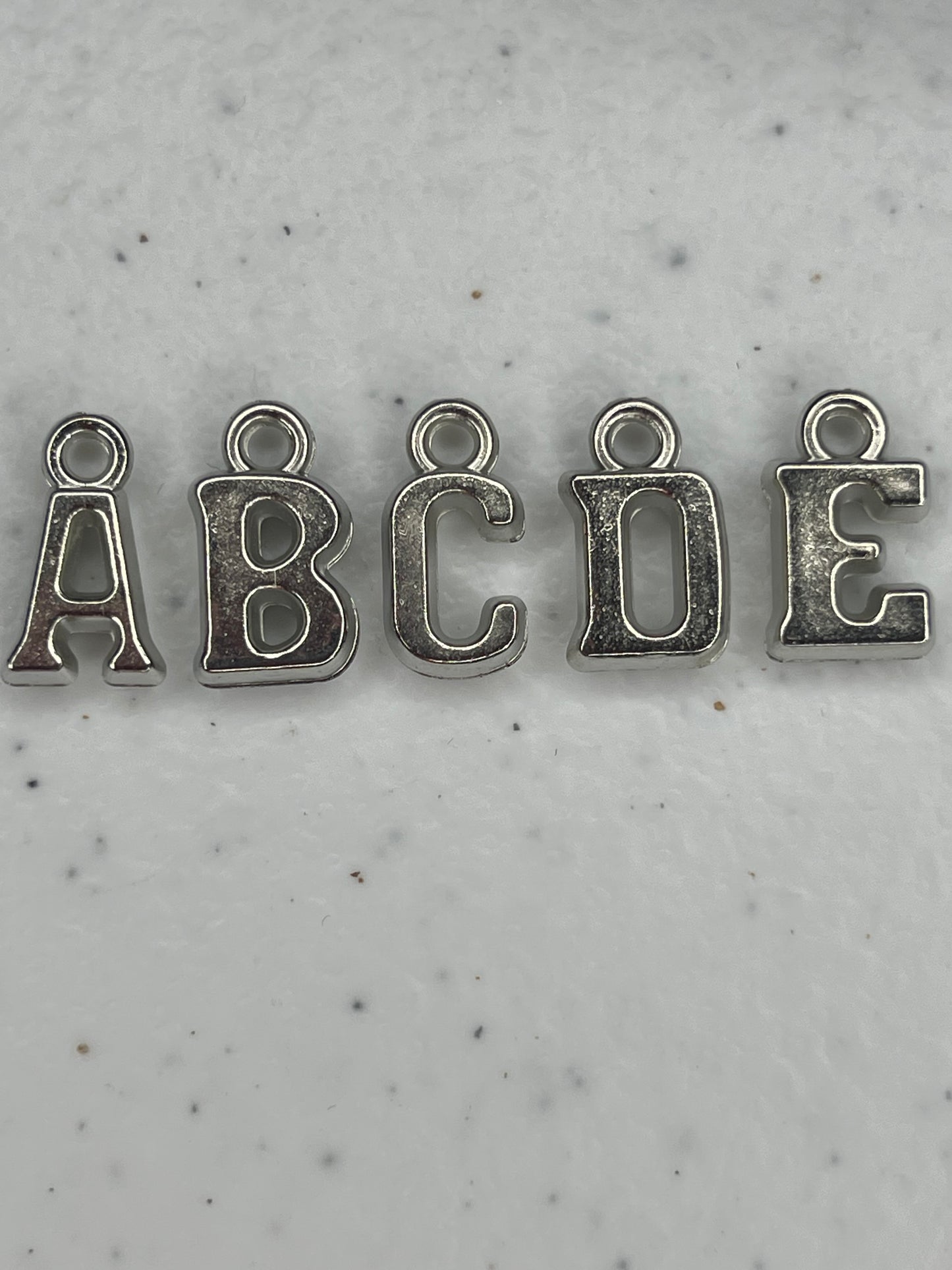 Initial bubble letter (silver)