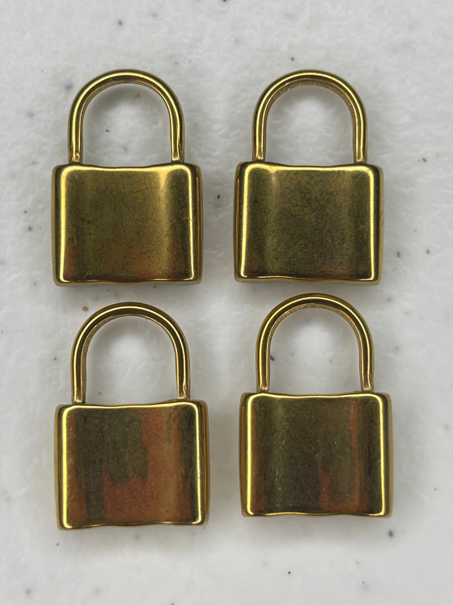 Lock charm (Gold)